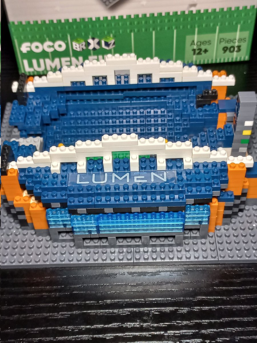 AndX259's tweet photo. AND NOW THE COMPLETE PRODUCT!!! @XFL2023 @XFLSeaDragons @LumenField @FOCOusa #BRXLZ https://t.co/r2SwD3Ldor