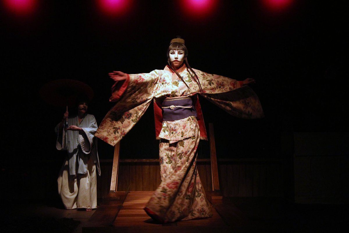 El Lunes 27 en Gijón en la feria de <a href="/FETEN_Gijon/">FETEN Gijón Xixón</a> , se podrá disfrutar de esta maravilla. Cyrano como nunca lo habías visto. Lleva 10 años girando por Francia y ahora la podremos ver en castellano. Una delicia de <a href="/CieHechoEnCasa/">Cie Hecho en casa</a> . bit.ly/3Z0GQMW