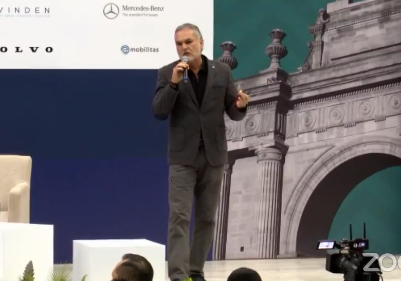 autoridades_mov's tweet photo. 2° #ForoAMAM "queremos llegar a CERO muertes", enfatiza Daniel Villaseñor de @PagobusL, en su participación acerca del transporte público en #León 
Escúchalo:  https://t.co/h458RetzNK https://t.co/tLQnX5XYeB