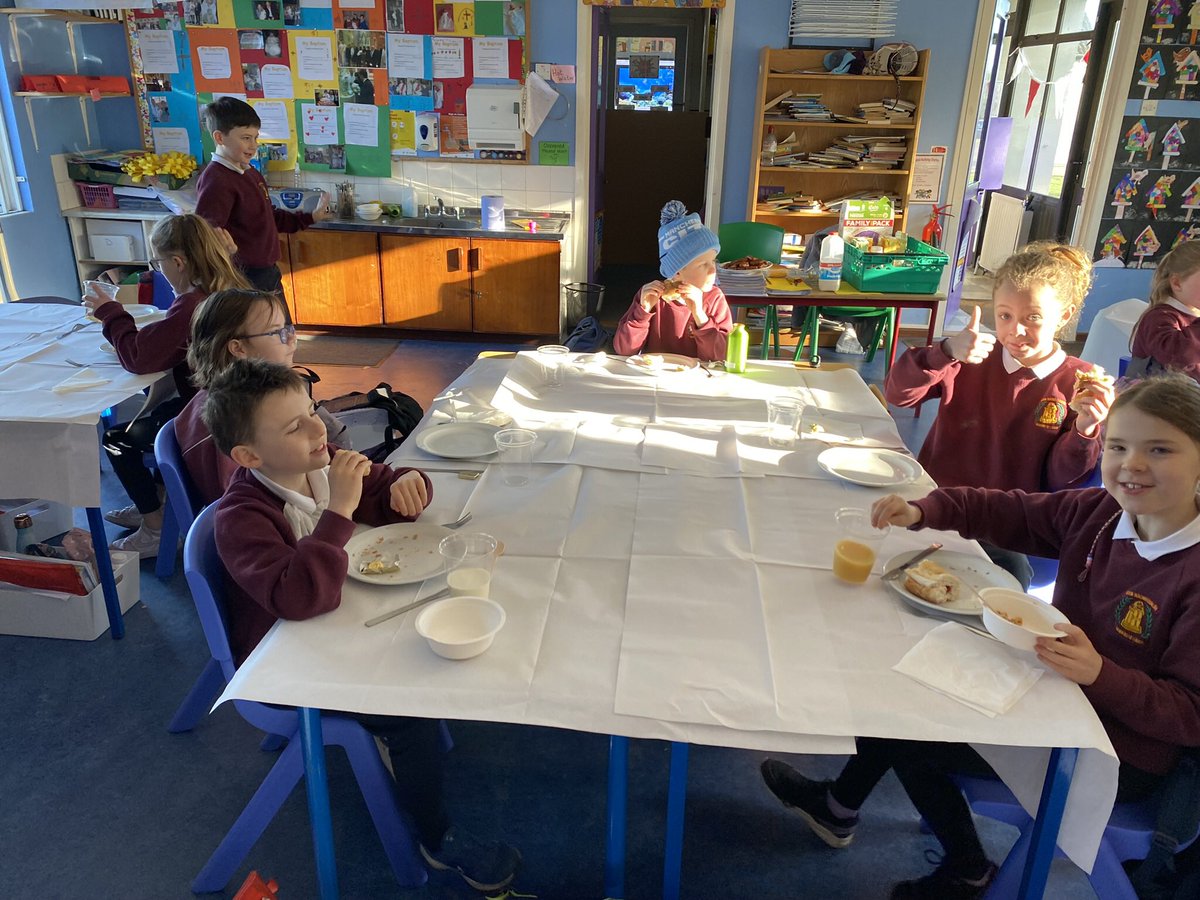 ScoilCualan's tweet photo. 2nd Class enjoying a delicious breakfast in school today with all of their friends #wellnessweek2023 ππ½π§πΈπ« https://t.co/K7KWDS0seJ