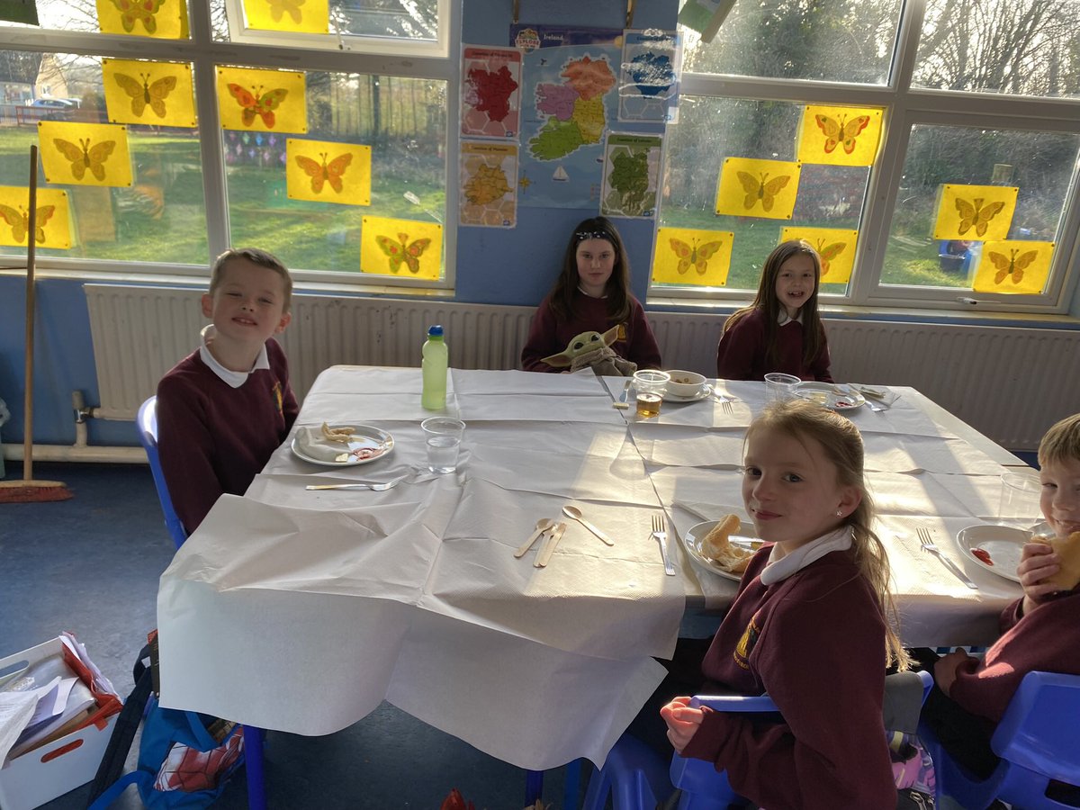 ScoilCualan's tweet photo. 2nd Class enjoying a delicious breakfast in school today with all of their friends #wellnessweek2023 ππ½π§πΈπ« https://t.co/K7KWDS0seJ