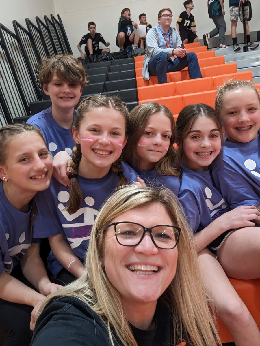 MrsOttPASD's tweet image. They may have went 0-3 but they were the best looking team out there!! #dodgingdivas #dancingdivas  @MrWPopejoy @RackleyNate