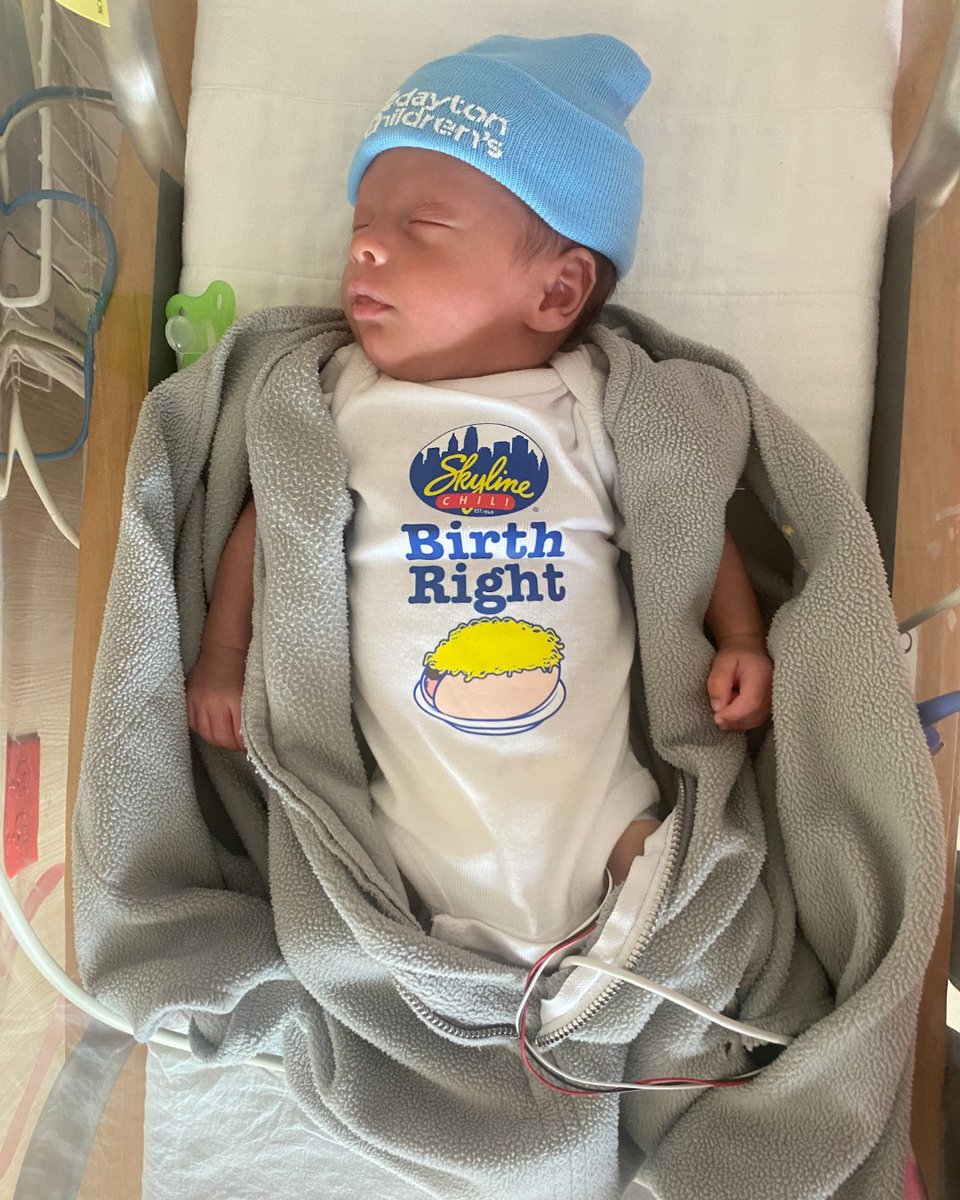 DaytonChildrens's tweet image. The first of many more Skyline memories were made today! We had too much fun celebrating National Chili Day with our NICU patients and families, thanks to Skyline Chili! #MyDaytonChildrensBaby #NationalChiliDay #ItsSkylineTime #DaytonChildrensHospital
