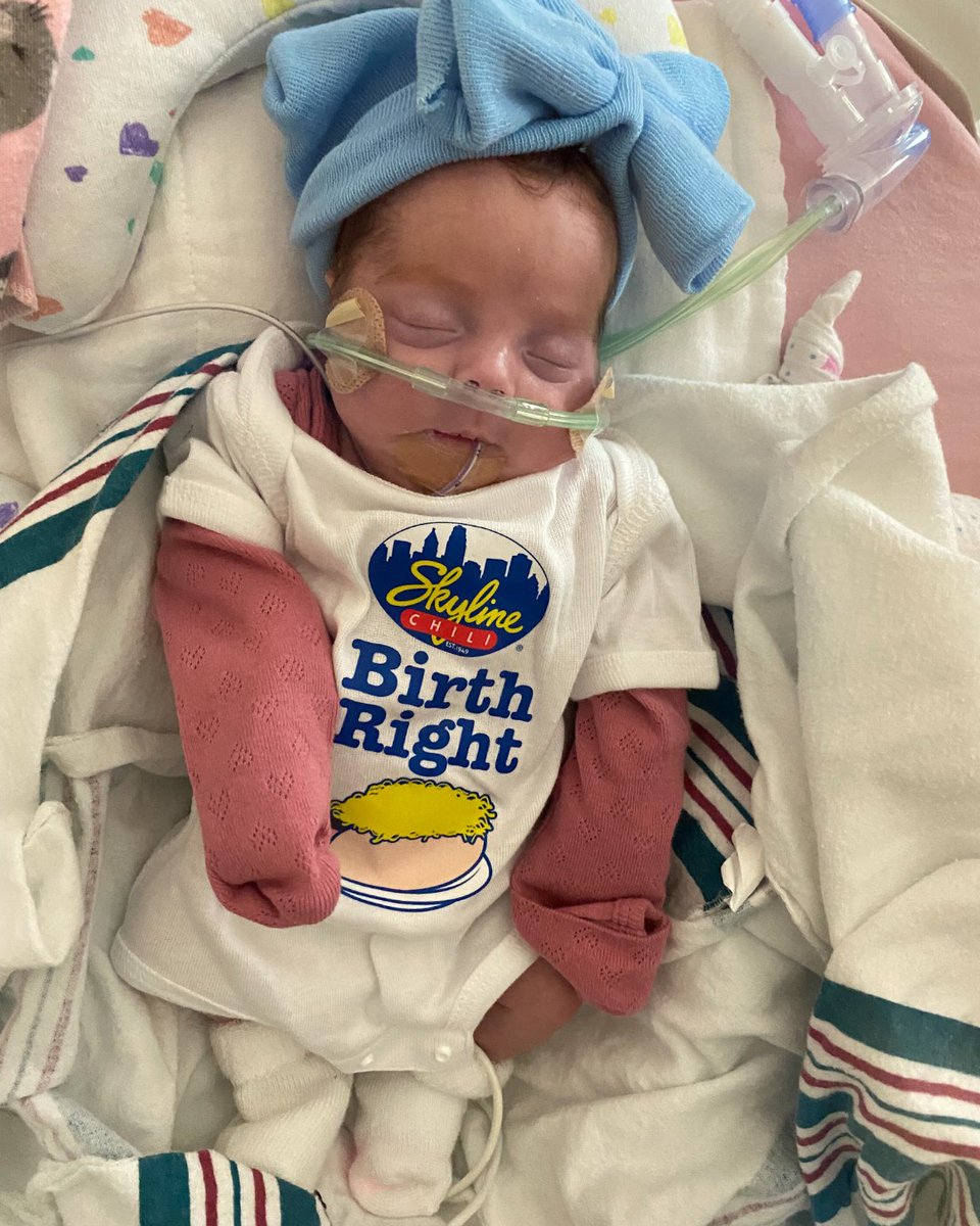 DaytonChildrens's tweet image. The first of many more Skyline memories were made today! We had too much fun celebrating National Chili Day with our NICU patients and families, thanks to Skyline Chili! #MyDaytonChildrensBaby #NationalChiliDay #ItsSkylineTime #DaytonChildrensHospital