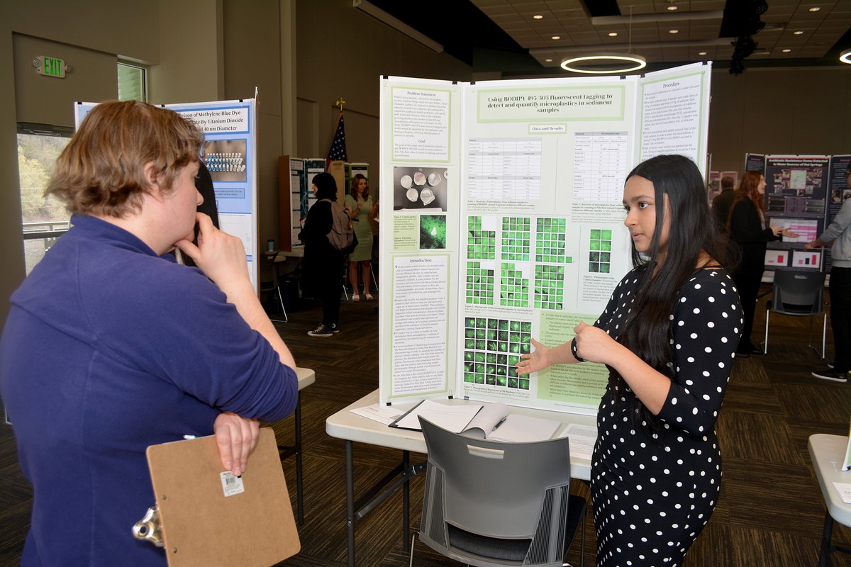 ARMathSciArts's tweet photo. It was judging day for #ASMSA students participating in the annual West Central Regional Science Fair! View a photo album @ https://t.co/ZIQzfMEFo3. An awards ceremony will be held at 2 p.m. Friday. It will be shared live at https://t.co/1PtkHP3qAN.  #DolphinPride https://t.co/4mlOsSukQN