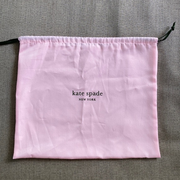 IScalpels's tweet photo. So good I had to share! Check out all the items I'm loving on @Poshmarkapp #poshmark #fashion #style #shopmycloset #katespade #toryburch: https://t.co/an31qNk69X https://t.co/3dXxuH3p6S