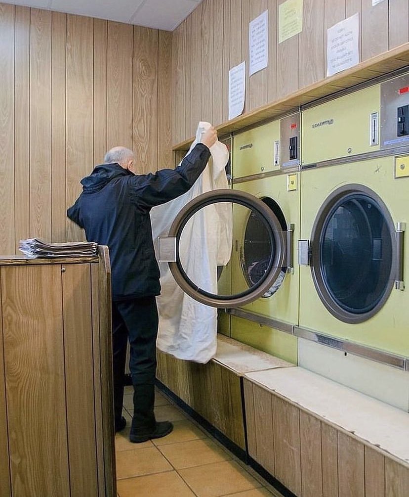 JoeGudgeonPhoto's tweet photo. Did you know that I have documented every single launderette in my home town of Preston?

@BBCNWT @BBCBreakfast #preston @RogerJ_01 @OliviaBaron_ @Gillylancs @radiolancgirl @GranadaReports #laundry @lucywestITV #launderette @lancashirelife @HarrisPreston #photodocumentary https://t.co/vShvjQ2uJ1