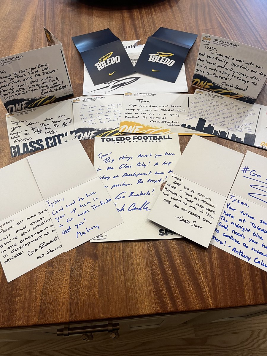 TysenSmith2's tweet image. Nothin but love‼️🚀  @ToledoFB @CoachCandle @Coach_Staten @RickyCiccone @CoachCalcuttaUT @maxwray10 @coachhallett @CoachNCole #ONErocket