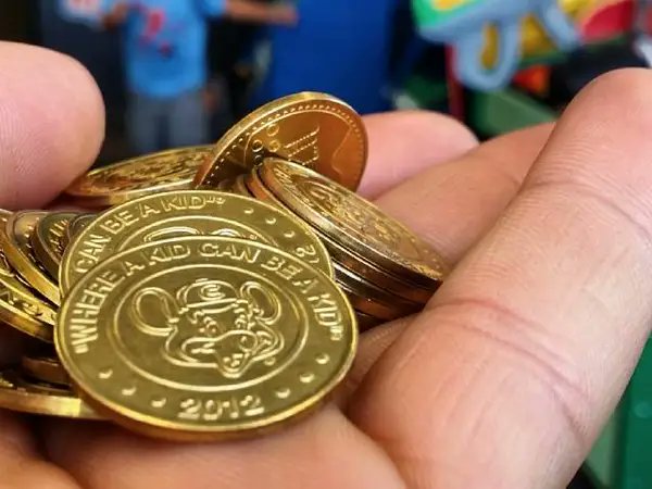 AltcoinDaily's tweet photo. SEC orders Chuck E Cheese to register tokens as securities, after reports of unregistered ticket yield. https://t.co/ruKJ1WJtrs