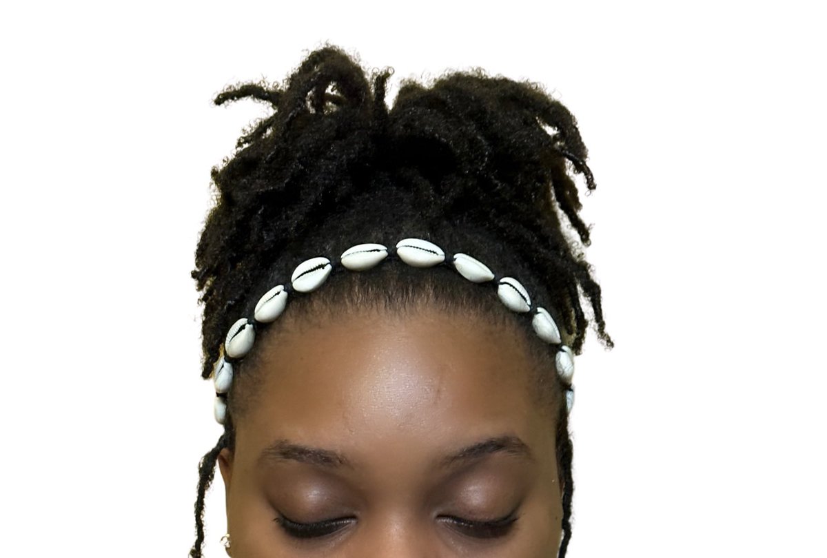 AccentedGlory's tweet photo. Calling all my #WinstonSalemNC & surrounding area peeps! Come shop w/ us on SATURDAY 2/25 at #HanesMall 11am - 7pm.
No look is complete without great accessories!
#BlackHistoryMonth #AccessoryDesigner #NaturalHairAccessories #AfrocentricJewelry #Handbags #Hats https://t.co/vAeDnD2SEp