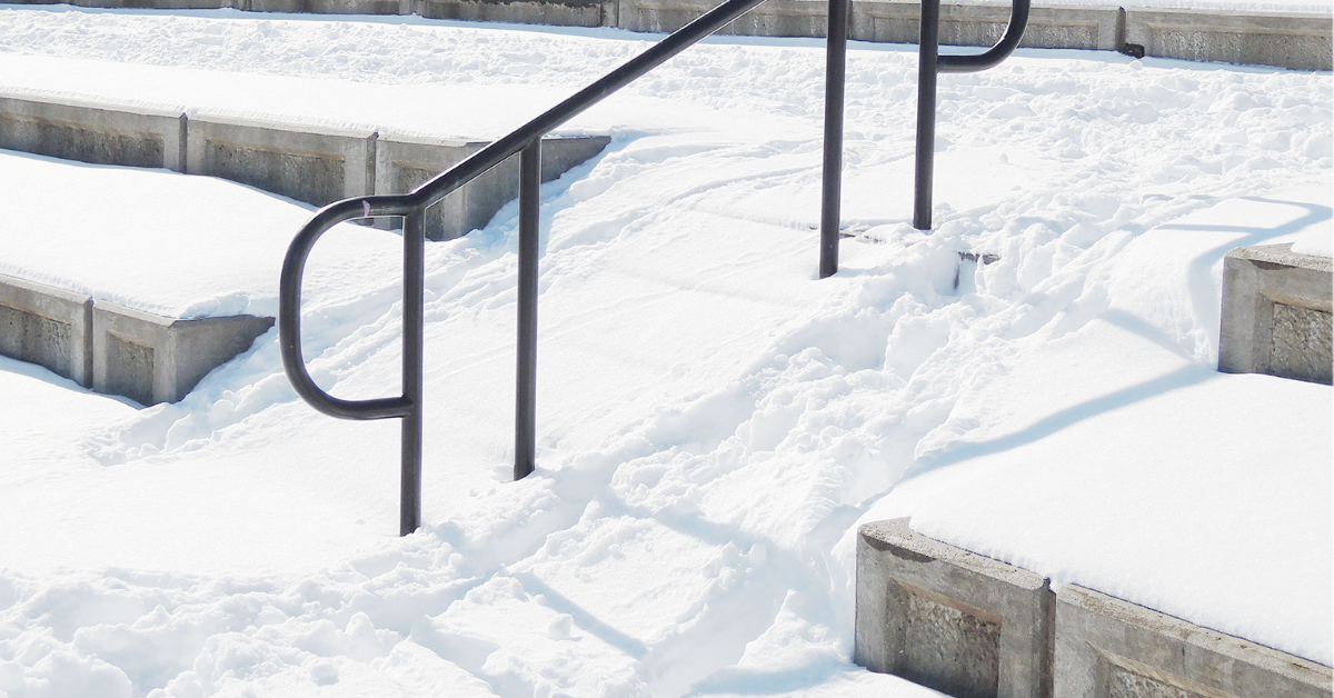 TownofWhitby's tweet photo. 📸📲 A picture is worth a thousand words - especially when it comes to reporting winter issues in Whitby! If you snap a photo of a problem with a town-owned road or sidewalk, send it our way using this link: https://t.co/1oQO4065Ie #WhitbyWinter #ReportAnIssue https://t.co/jJqk6WGDUO