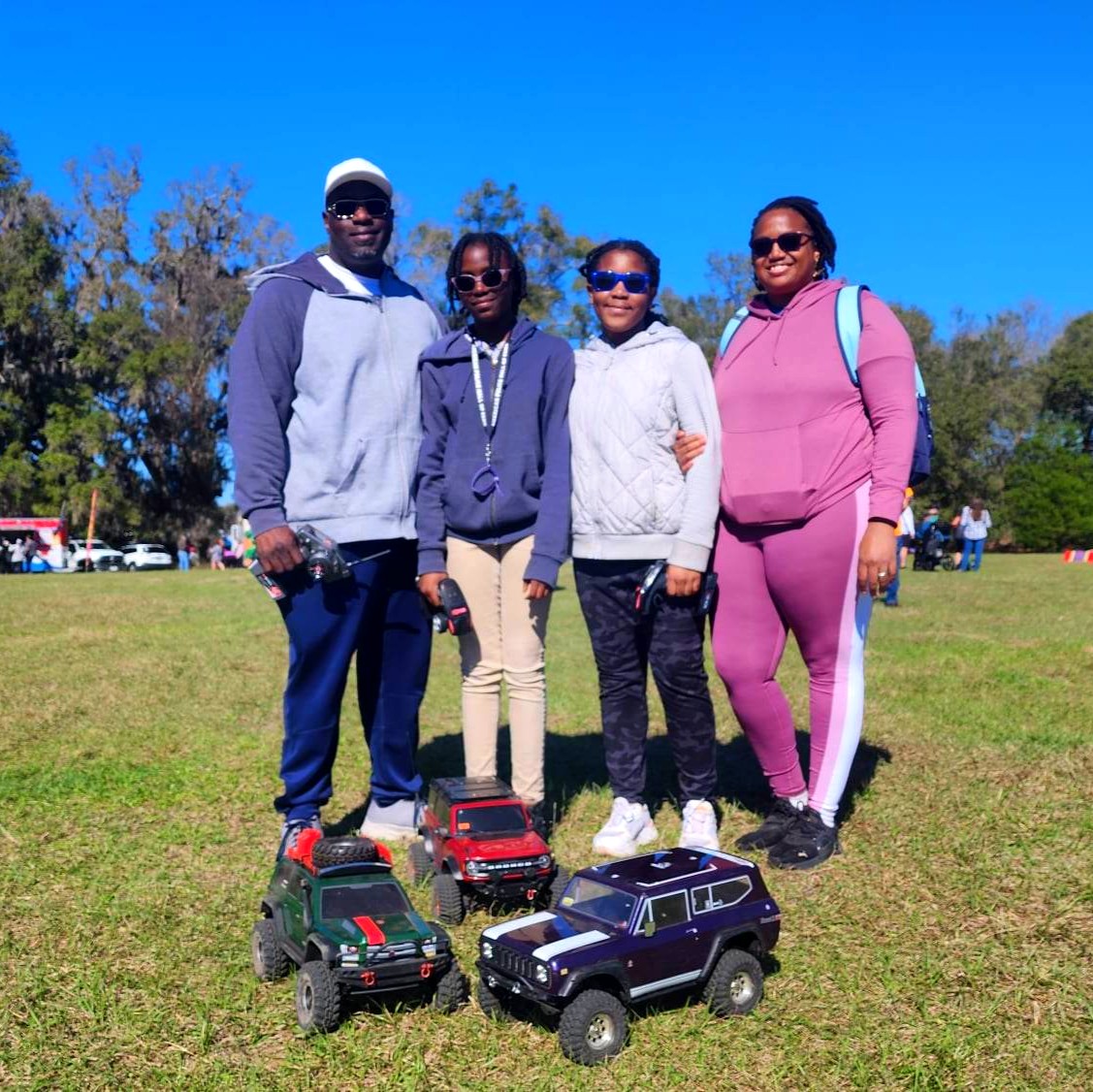 RedcatRacing's tweet photo. Scale fun for everyone! We love capturing moments like this. Seeing families enjoying them self's with remotes in hand. It is one of the things we value most as a company.
Redcat: Gen7: https://t.co/Vj1Ow7z0R4
.
.
.
.
#RCRGen7 #Gen7pro #Redcatnation #Redcat #ScaleFunForEveryone https://t.co/DlV4sKg1mv