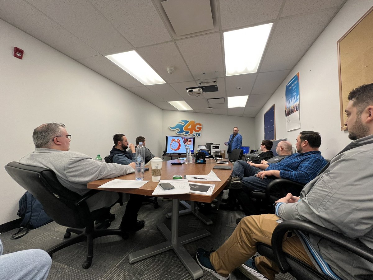 NickMagliocca's tweet photo. Doing some ASM developmental training today for @__ELEV8 and putting on a clinic @BeauDPerry @JeffBjb292 @kuhn3 @gilbybutleratt @DanBrechbill @Matt__Rash https://t.co/PsKOREL26O