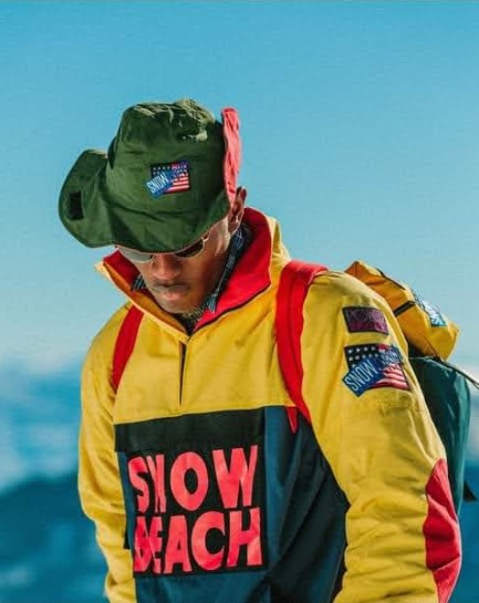 LikeDoodles's tweet photo. #SNOWBEACH @RalphLauren @Raekwon @ICEH20Records @FirstAndGold @like @GiulianaRancic https://t.co/LJGBT47bKI