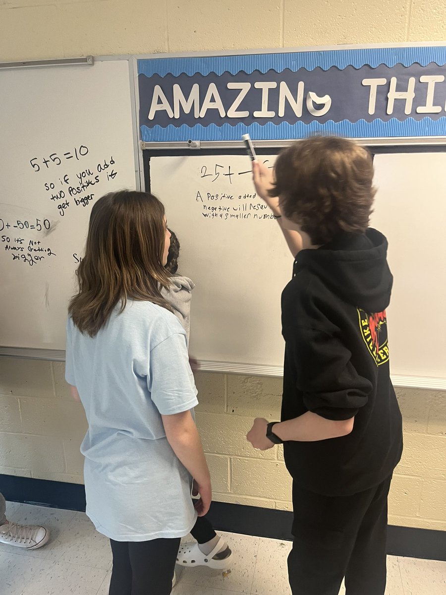 Math_with_MrsK's tweet photo. A twist on a gallery walk…keep one member back to be the “expert” who explains the thinking to the visiting group! Next round, choose a new expert for new visitors! Experts must clearly explain and visitors are active listeners and questioners! #knowledgemobility @MrsCEastShore https://t.co/bhy2oZPZWw