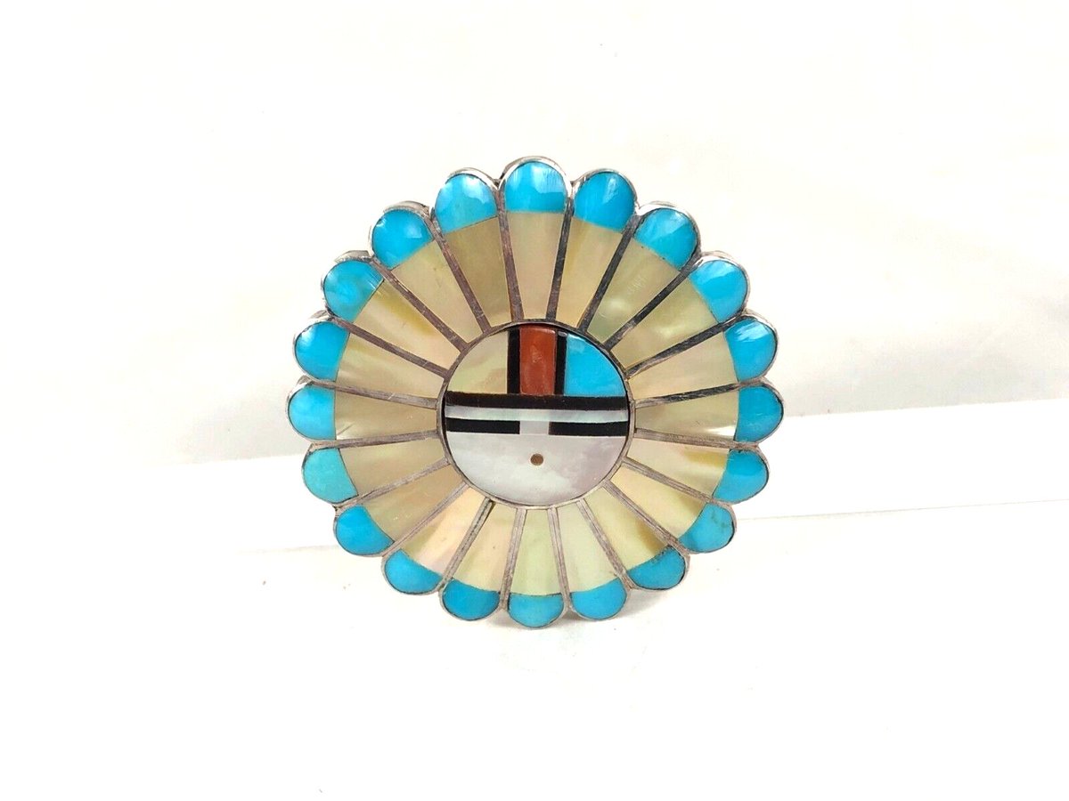 Check out Zuni Sunface Pendant MOP Turquoise Sterling Silver 1 3/8' Verdel & Esther Niiha ebay.com/itm/1257876787…

#zuni #zunijewelry #sunfacependant #nativeamerican #estatejewelry #vintagejewelry #tribaljewelry #southwesternjewelry #roguesestatejewelry #preownedjewelry