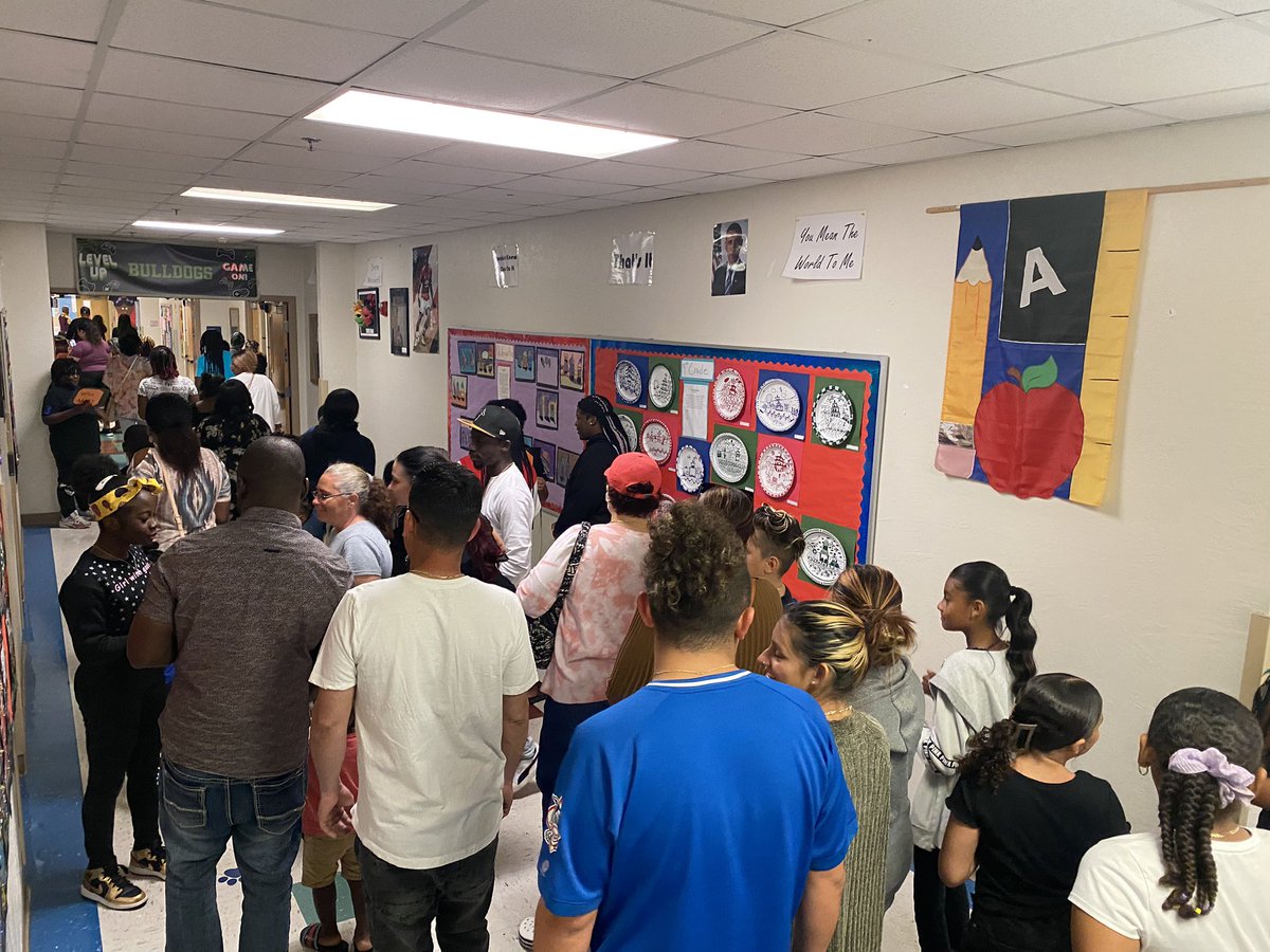 Black History Show at Benoist Farms Elementary!  Entrance is the Wax Museum.  <a href="/MrsGreen1997/">Vivian Green</a> <a href="/pbcsd/">The School District of Palm Beach County</a> @DPteaches