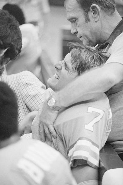BudsOilers's tweet photo. I can name 25 QBs in the league today that wouldn't last if they took the beating that Dante did #ToughSOB #LuvYaBlue #Flak https://t.co/ZHZyQAQcwg