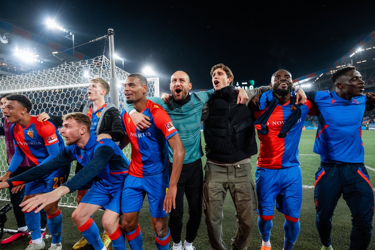FCBasel_Italia's tweet photo. Ci vorrร un pรฒ per addormentarsi quindi un po di foto.... ๐ธ
#rotblaulive ๐ด๐ต
#ForzaBasilea ๐ช๐ป
#Basilea #UECL
#FCBts https://t.co/rZP1Jybqvq