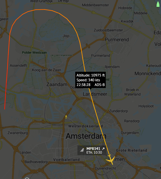 landsmeerder's tweet photo. Vakwerk, luchtverkeersleiding. 

Zuidoost er ook nog maar even bij gepakt. https://t.co/haD7ikqLFa