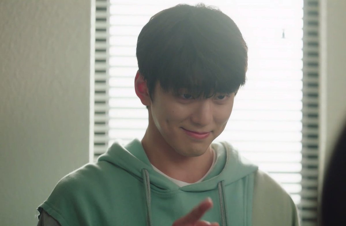 kdramamiss's tweet photo. rembrary cracks me up lol like one minute he's lost and all confused the next one he's teasing dal or sulking for getting his tribute taken away i love him sm #TheHeavenlyIdol #TheHeavenlyIdolEp4 https://t.co/kC72EDhbsg