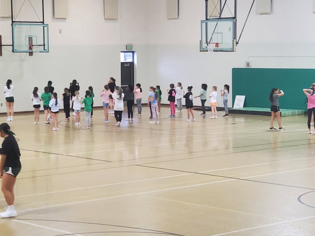 TimYoder24's tweet photo. Concord Cheerleaders teaching A LOT of Cheerleaders the Routines for Friday night basketball game
Concord vs Westview 
Cheerleaders 
Whistler

And a Great Basketball game

Come early and check out the Concord JV
#concordpride https://t.co/MSFXNyUbeZ