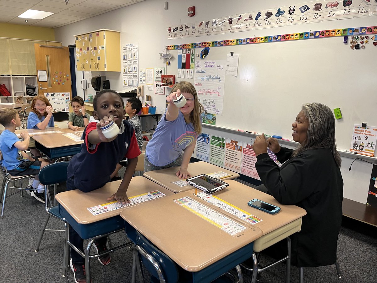 J_will201's tweet photo. This week we learned about physical changes. The students made orange juice and butter. They crushed cookies and mixed colors! ⁦@underwoodgtm⁩ 🤓🍊🧪 #science https://t.co/LvOEPB2ffr