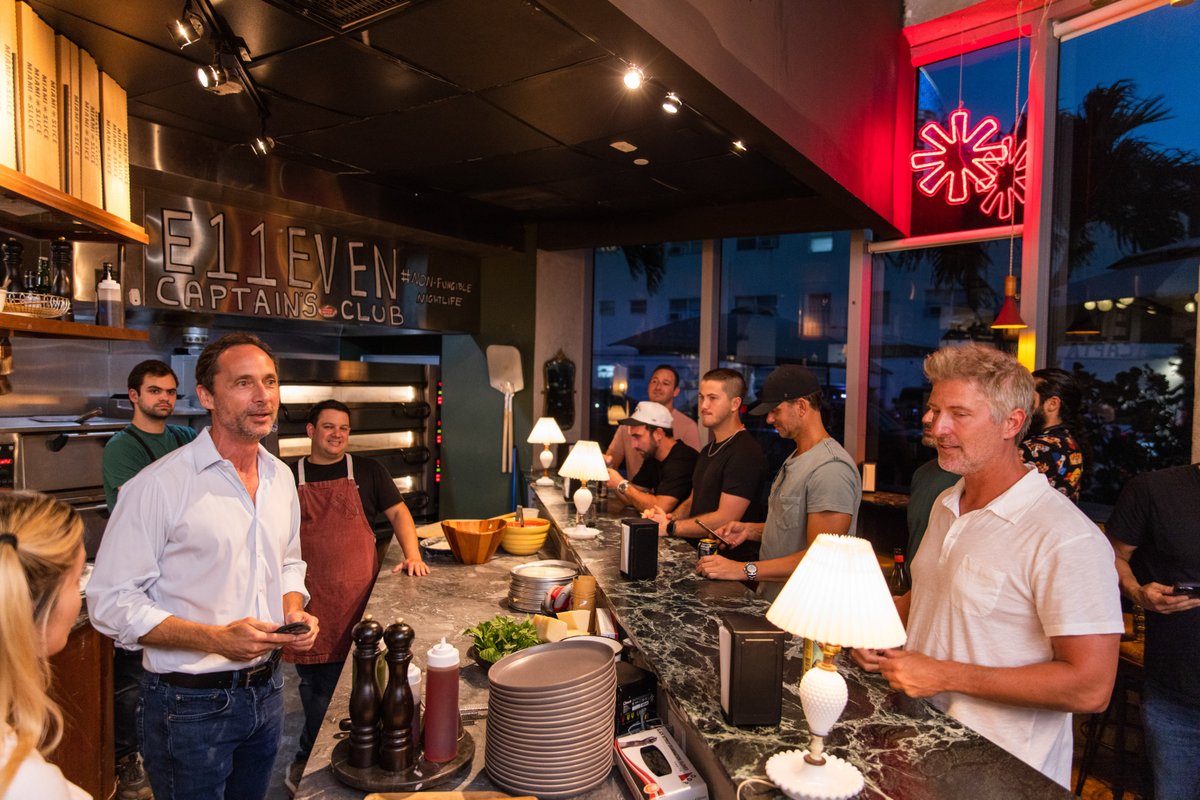 11CaptainsClub's tweet photo. Last night the Captain’s Club hosted a private takeover of #MiamiSlice, one of the most in demand restaurants in Miami, for an exclusive networking and pizza Omakase experience. Check out our Instagram to see more! 📷@worldREDEYE #CaptainsClub https://t.co/RwwHV8lYip