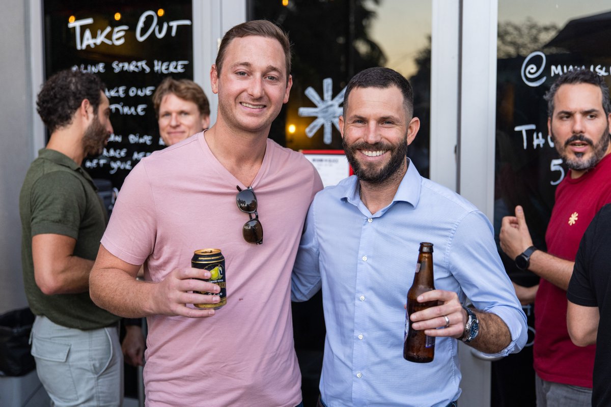 11CaptainsClub's tweet photo. Last night the Captain’s Club hosted a private takeover of #MiamiSlice, one of the most in demand restaurants in Miami, for an exclusive networking and pizza Omakase experience. Check out our Instagram to see more! 📷@worldREDEYE #CaptainsClub https://t.co/RwwHV8lYip