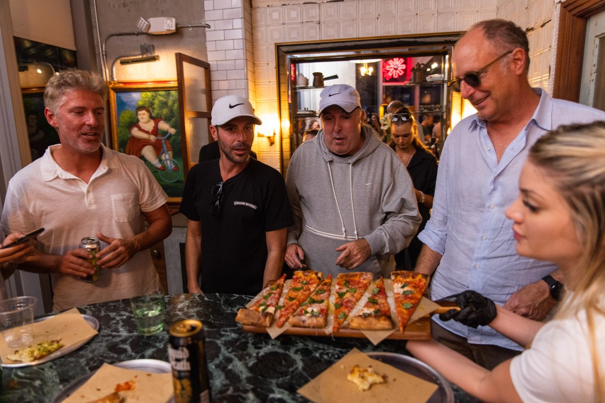 11CaptainsClub's tweet photo. Last night the Captain’s Club hosted a private takeover of #MiamiSlice, one of the most in demand restaurants in Miami, for an exclusive networking and pizza Omakase experience. Check out our Instagram to see more! 📷@worldREDEYE #CaptainsClub https://t.co/RwwHV8lYip