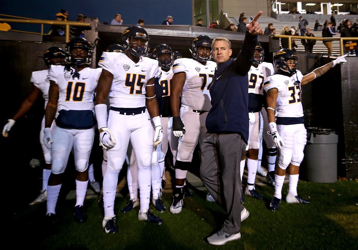 Tidiane_DL's tweet image. After a great conversation with @CoachCandle I blessed to say that I earn a scholarship from the MAC champions @ToledoFB #ONErocket #TeamToledo 🟡🔵 @CoachDonerson #DreamU 🇫🇷