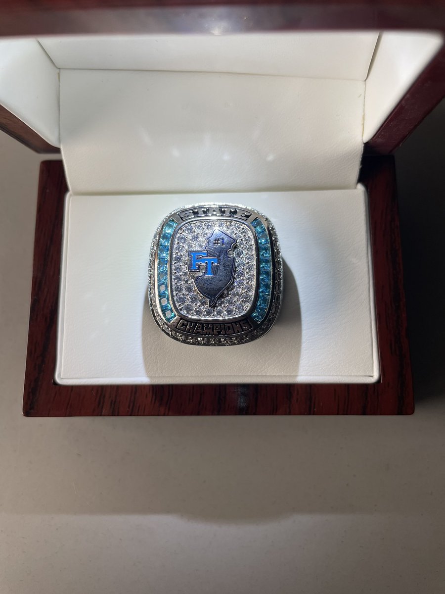 FTgirlsSOCCER's tweet photo. 💍💍ITS RING SZN💍💍

A beautiful REDEMPTION ring to memorialize a historic season‼️‼️ https://t.co/45dyAvEZkt