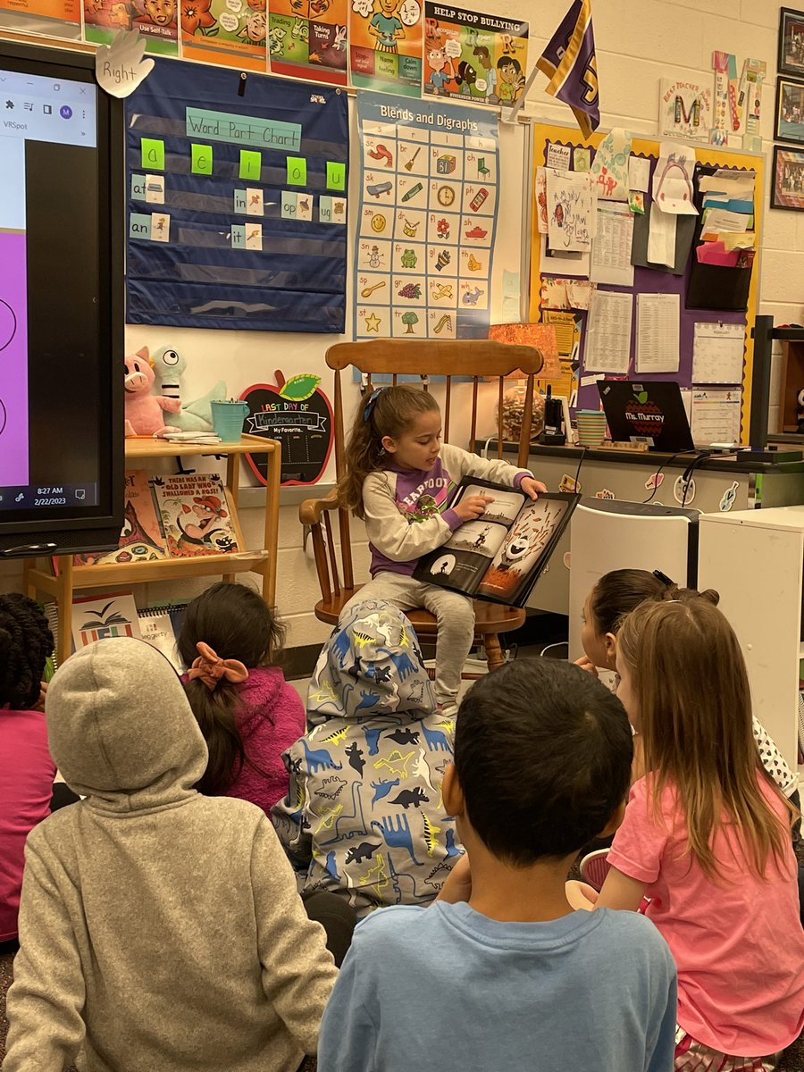 Ms_Murraysclass's tweet image. We loved having this special guest reader! She inspired us to keep reading to get ready for 1st Grade! Thanks for sharing your Super Reader @DiCarlosClass @PotowmackES