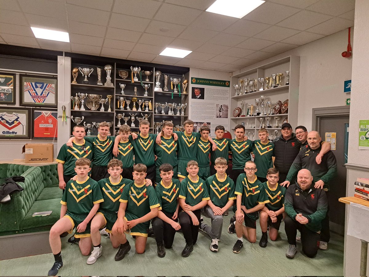 MattDunn8's tweet photo. Some touch this, not only having @ScottTagTaylor present the shirts, but a nod to the greatest Johnny Whiteley front and centre 👌👍🏉 https://t.co/Q1GpKlMmTc