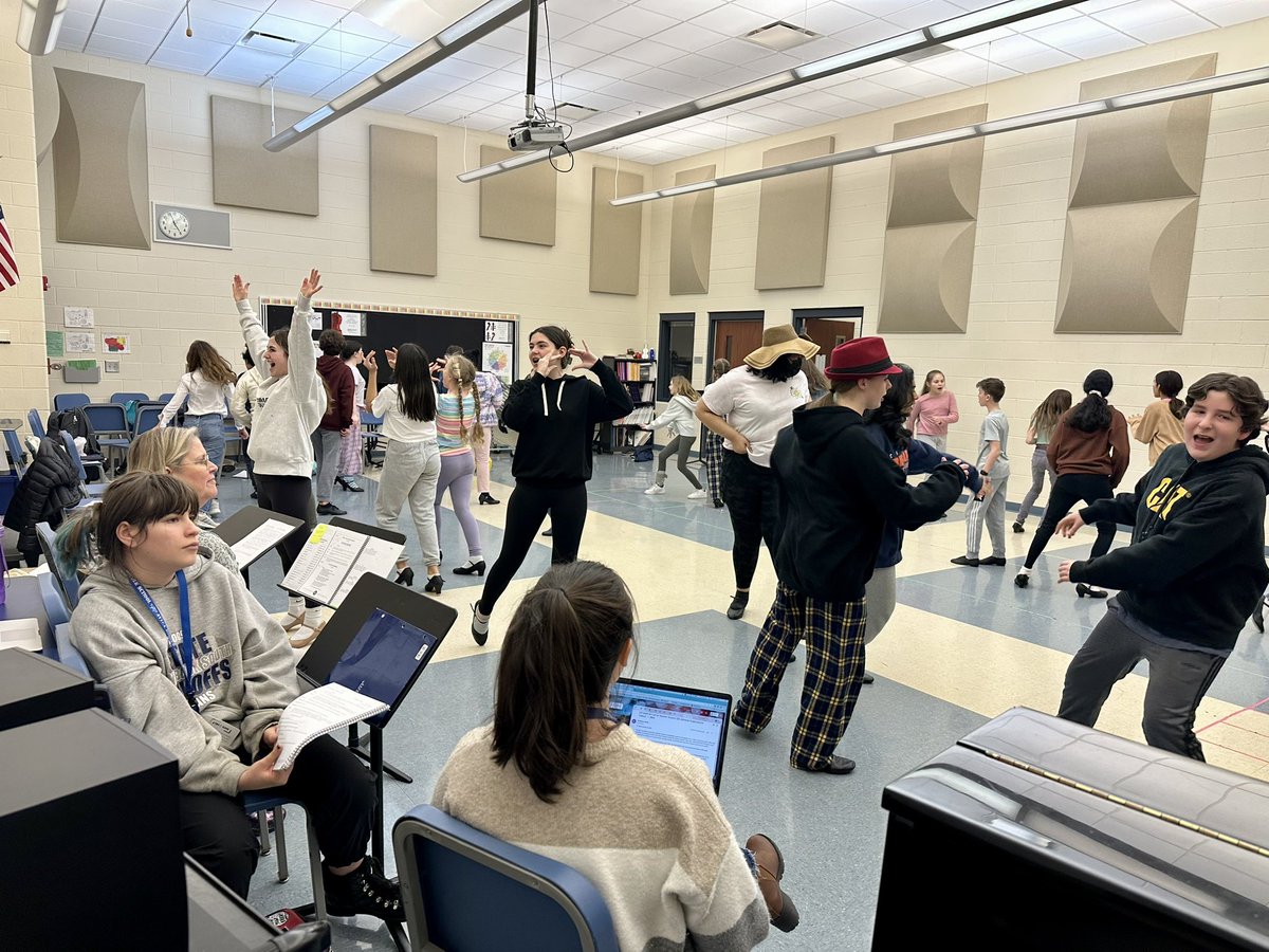 We’re deep in rehearsals for Anything Goes! #AtteaFlyers #WeAreD34