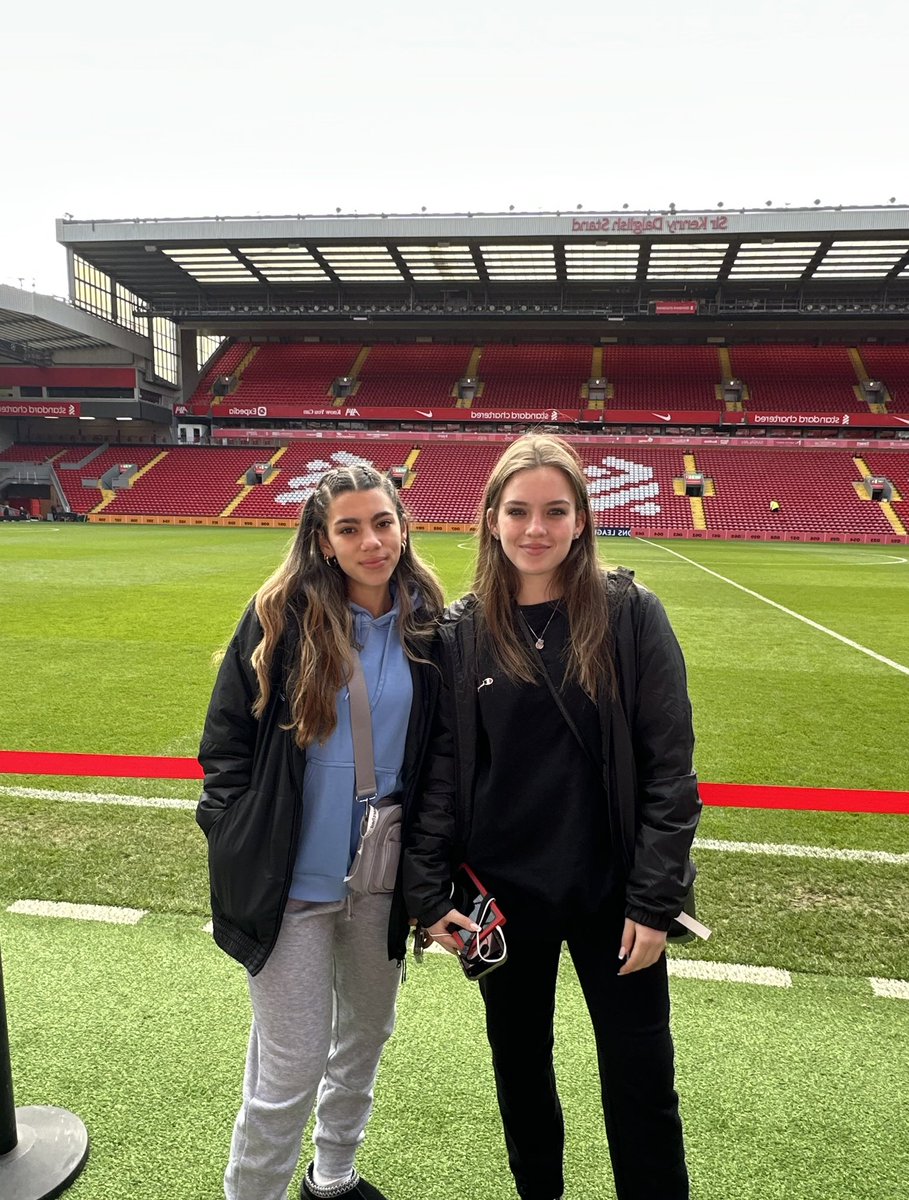SolimarRivera_4's tweet photo. liverpool fc stadium tour ❤️ #FCStars #EnglandXLTour #LiverpoolFC https://t.co/Lofc6cKh8S
