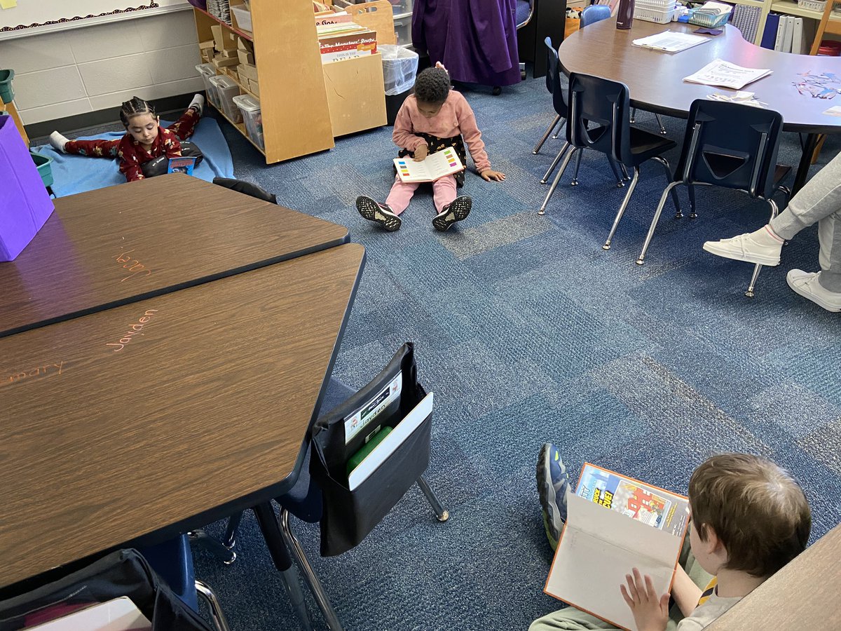 MrsTappsClass's tweet image. Mrs. Tapp’s class knows how to Warm Up With a Good Book. #decaturproud @lynwood_school