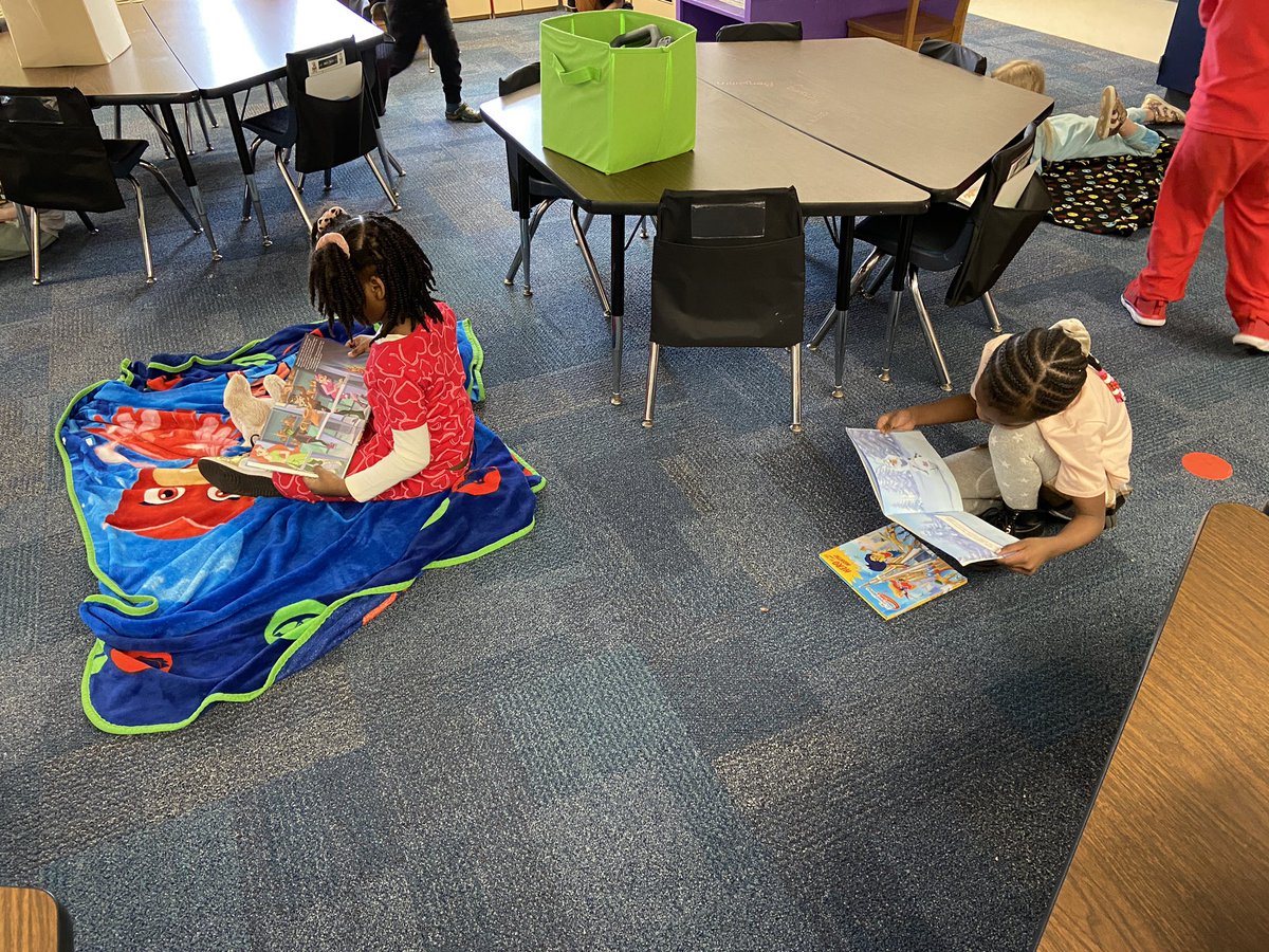 MrsTappsClass's tweet image. Mrs. Tapp’s class knows how to Warm Up With a Good Book. #decaturproud @lynwood_school