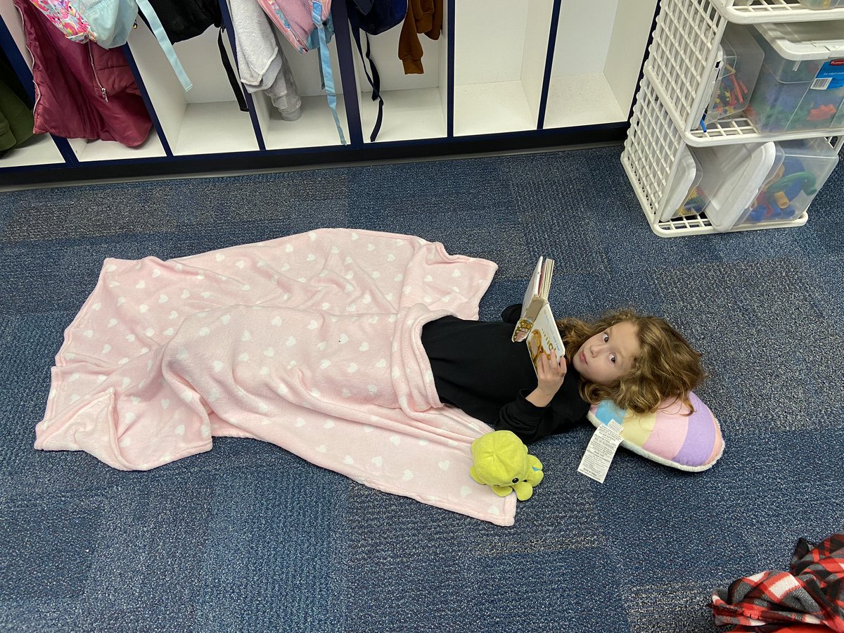 MrsTappsClass's tweet image. Mrs. Tapp’s class knows how to Warm Up With a Good Book. #decaturproud @lynwood_school