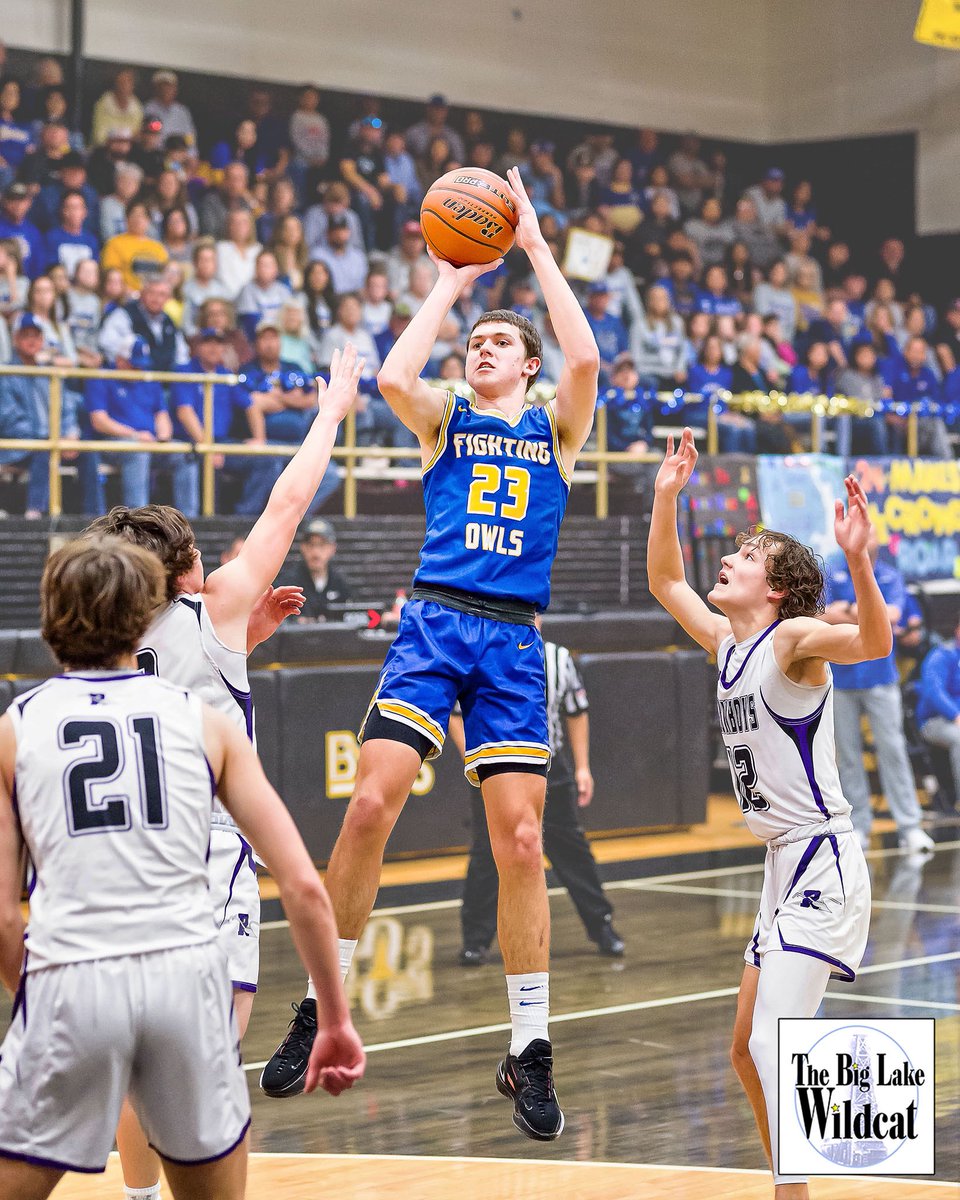 BigLakeWildcat's tweet photo. Reagan County’s Kason Brown put up 33 points (25 in the first half) in the Owls’ 93-53 Bi-District win over Roscoe. He threw down three dunks, hit three 3’s and went 10 of 11 from the line. The #4 Owls are back in action tomorrow against Seagraves in the Area round in Stanton. https://t.co/kQOc7zVXFt