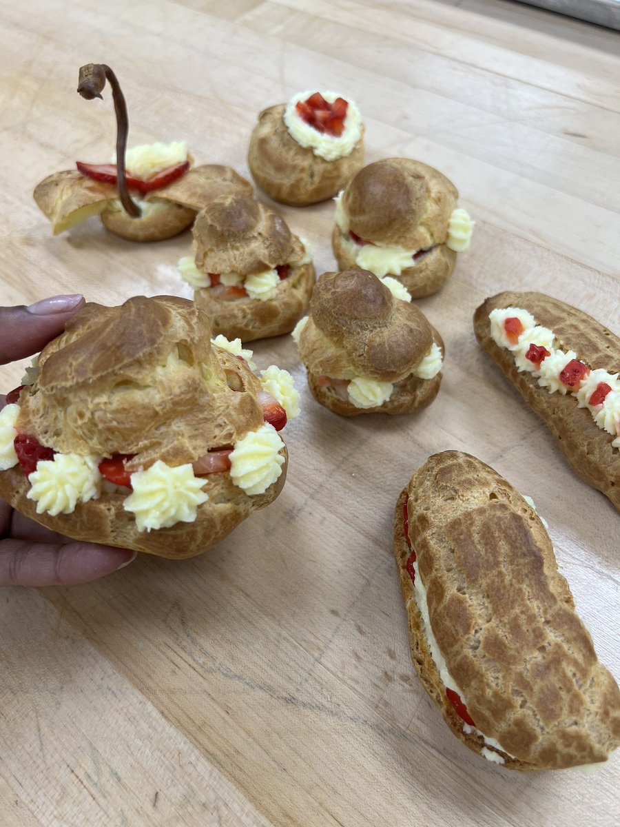 Mia_Anjenea's tweet photo. Puff Pastries🍓, Danish Rolls🥮, Blueberry Muffins🫐, &amp; Garlic Cheddar Rolls🧀 #Fooddump https://t.co/lNvvwWLeHj