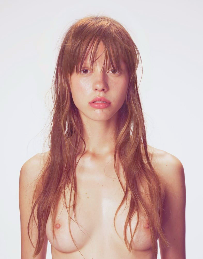 ClassyAndVice's tweet photo. Mia Goth https://t.co/5sozz0VhZA