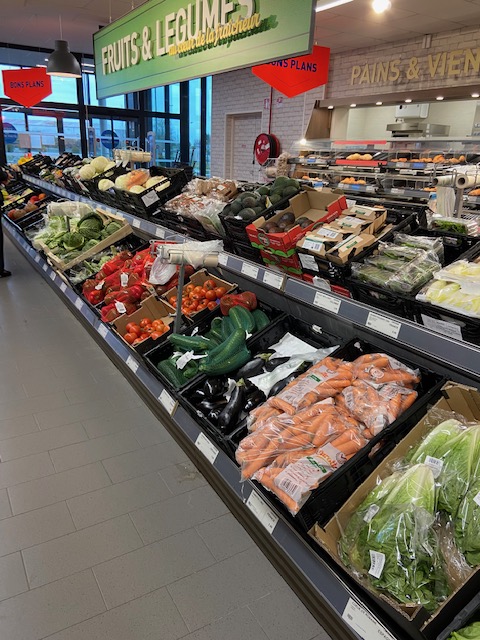 MccuskerIan1's tweet photo. @gavinesler Here's our Aldi in Bourgogne today. I guess France gets our fruit and salad from the Other Spain where the weather has been just fine !! When I ask about Brexit my colleagues reply "Is that still a thing" !! #BrexitBrokeBritain like see always knew it would #NoMoreNormal https://t.co/jol6XpU2bn