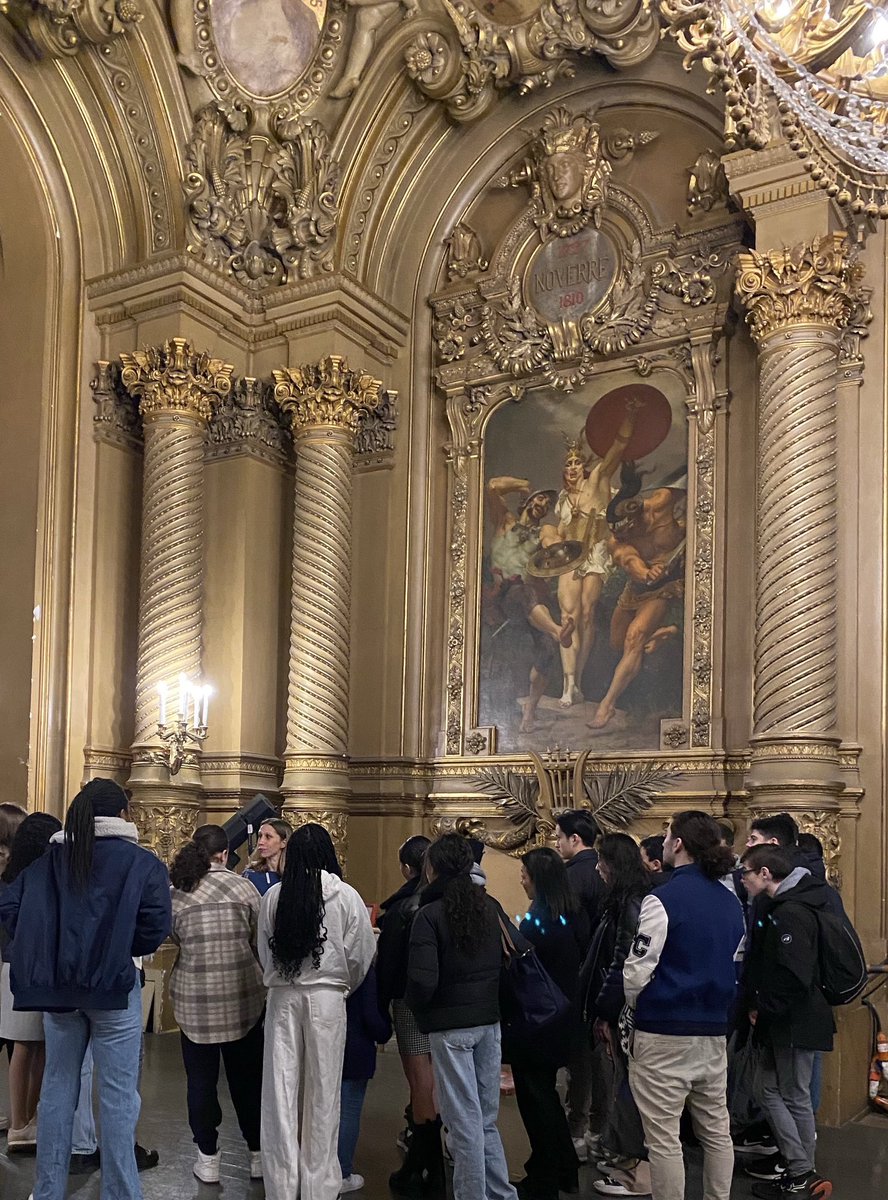 FondationEngie's tweet photo. Découverte culturelle à l'@operadeparis pour les jeunes de @lesPuncheuses autour de @SarahOurahmoune Au programme : Echanges passionnants avec la danseuse @EugenieDrion sur son parcours, ses défis et visite des coulisses du #PalaisGarnier

🙏 à Eugénie et aux équipes de l’Opéra https://t.co/MiFt5eahqf