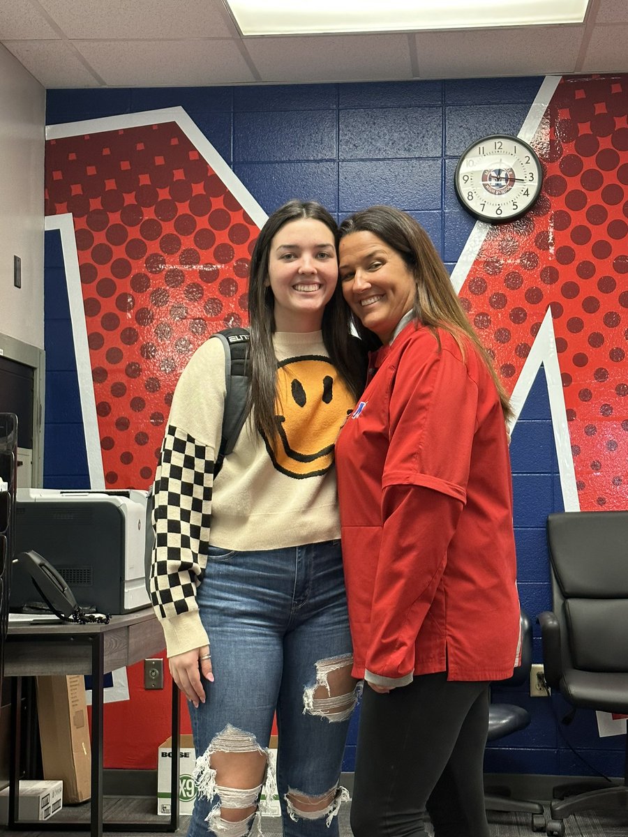 maciadorsett_'s tweet photo. My Last Day of High School was today🎉🥳 https://t.co/qOoFrsTE8b