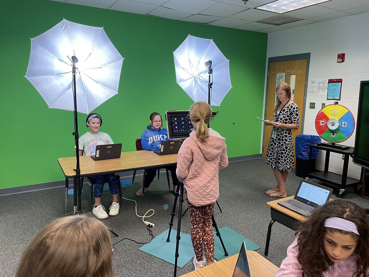 EchoLakeElem's tweet photo. Every day is Digital Learning Day at the Lake! Our 5th Grade morning announcements crew use #GoogleSlides #padcaster and #MSTeams to keep our school informed! Also, check out how our 1st graders use @BookCreatorApp to practice writing sentences! #DLDay @HCPS_Innovates https://t.co/JVeZpsAov3
