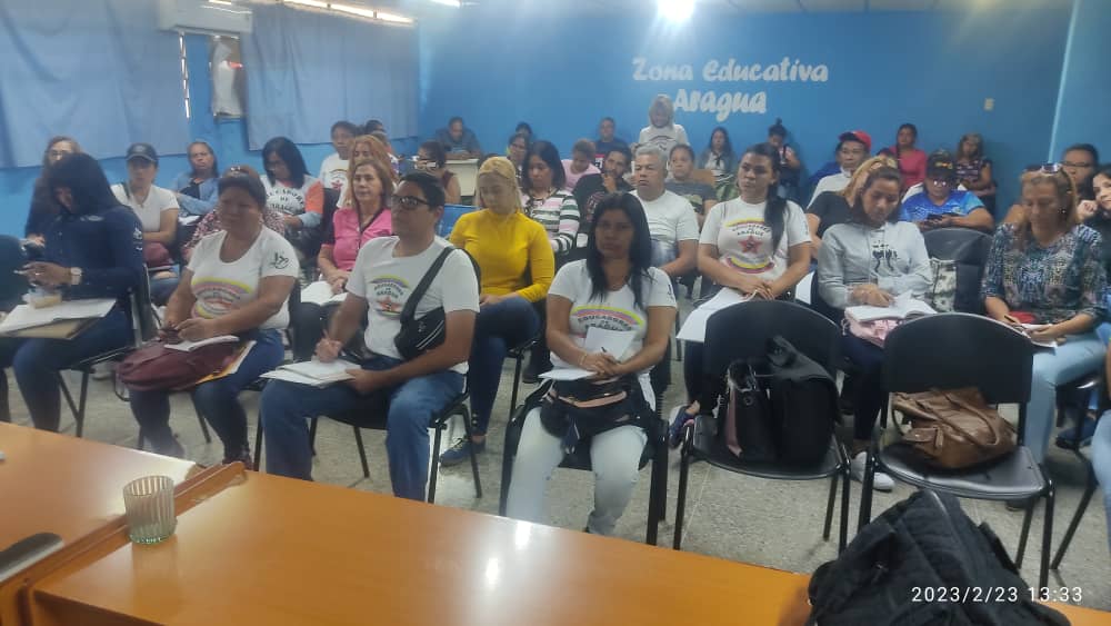 leoalvacabrera's tweet photo. #23Febrero 
Desde la @ZE_Aragua sostuve un encuentro con el equipo de gestión educativa para la conformación de los Centros de Desarrollo Por La Calidad Educativa. 
¡En Aragua La Educación Va Hacia La Educación Del Futuro! 
#PuenteParaLaPaz 
@_LaAvanzadora @MPPEDUCACION https://t.co/ISyV7gSOWw