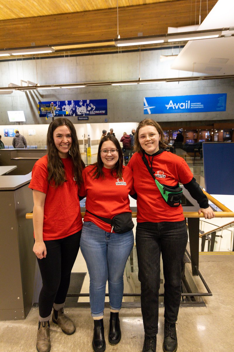 ULethbridgeEdu's tweet photo. @SWATCA has taken over campus, teachers from across southern Alberta are everywhere (we love to see it) and the energy is crazy! If you're attending, be sure to stop by our grad studies table in the 1st Choice Savings Centre AND say hi to our student volunteers in red! 🍎📚 #yql https://t.co/ExtzO1PYsL