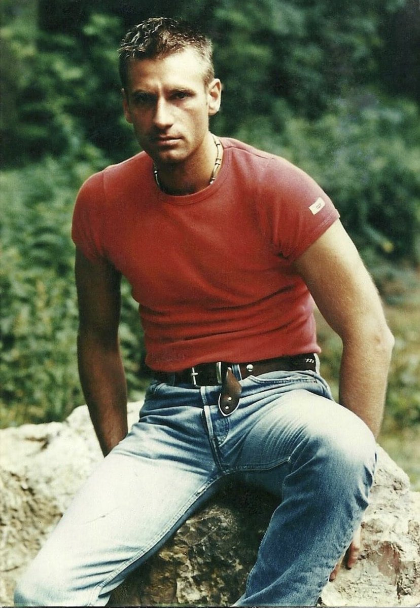 Aleckx-y tweet media