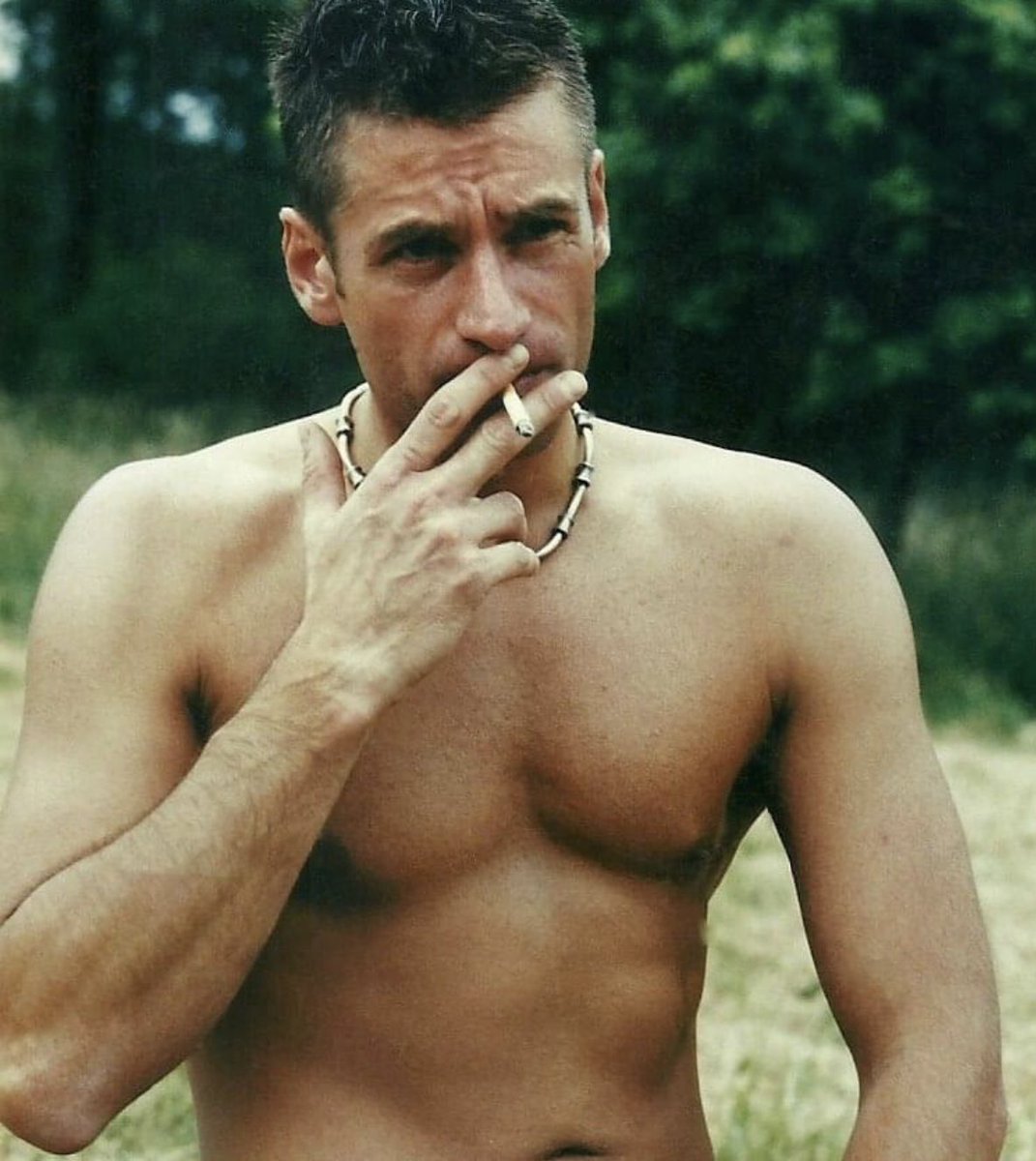 Aleckx-y tweet media